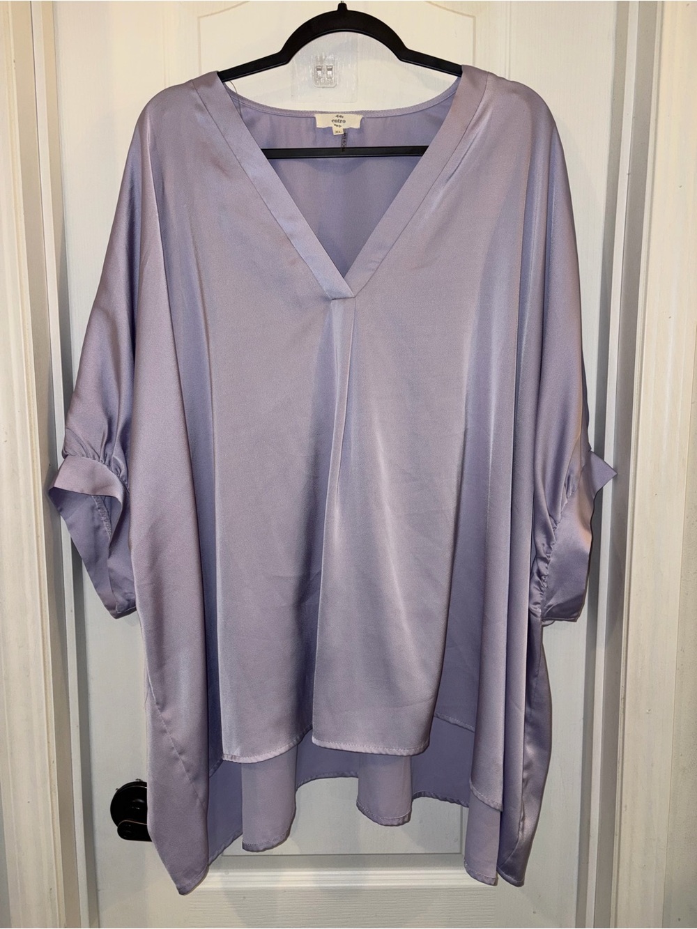 ENTRO Light Purple V-Neck Satin Tunic Top